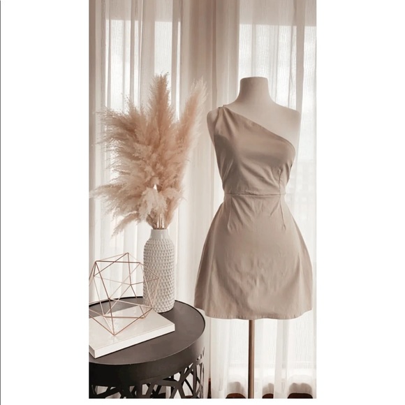 One Shoulder Backless Dress - Picture 6 of 8